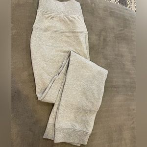 Mens Lululemon athletica medium Gray pants. Great condition. Barely worn.